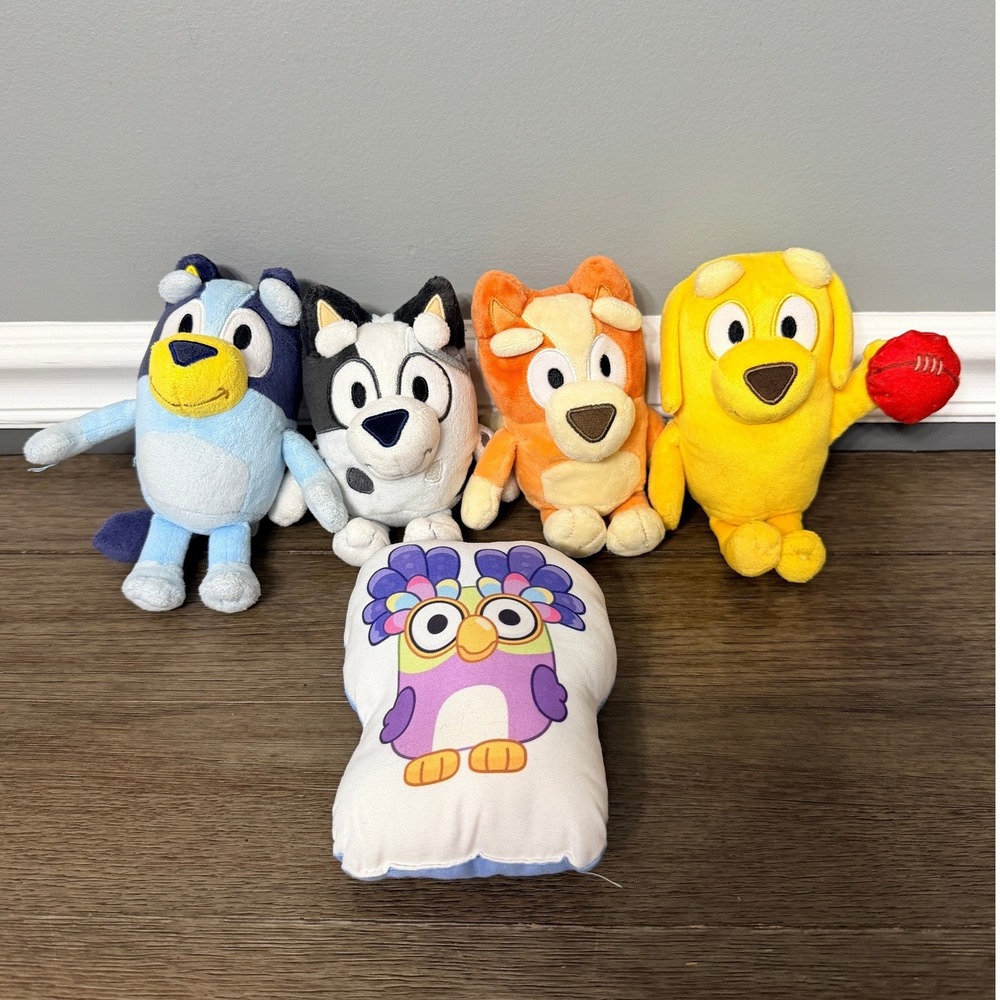 Bluey's Bluey, Bingo, Muffin, Lucky & Big Play Chattermax Pillow Plush Set
